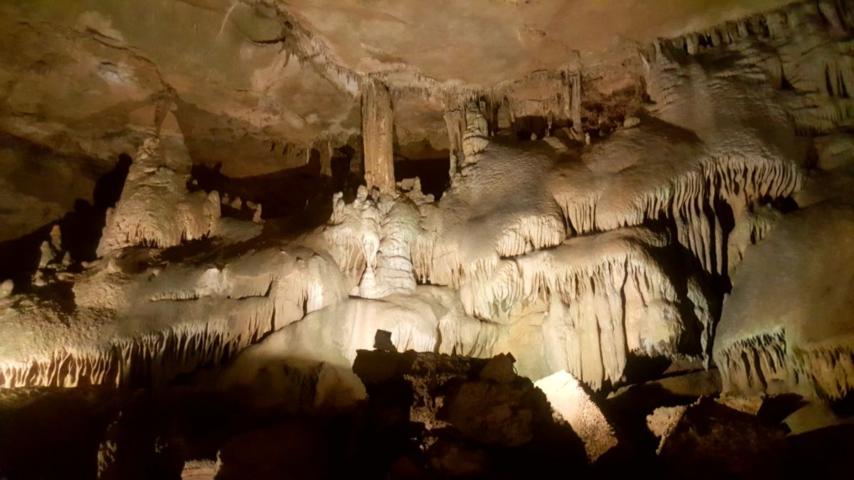 Raccoon Mountain Caverns