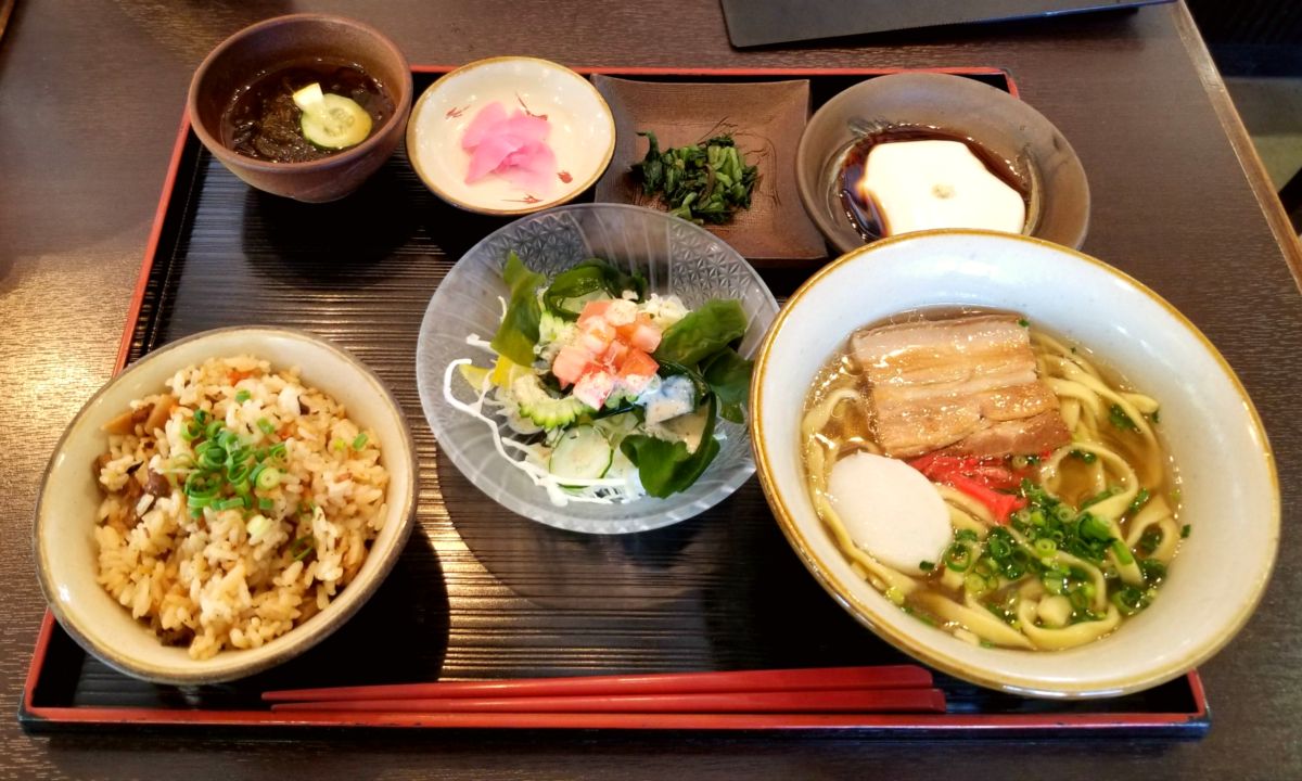 Lokaal eten en drinken - Okinawa