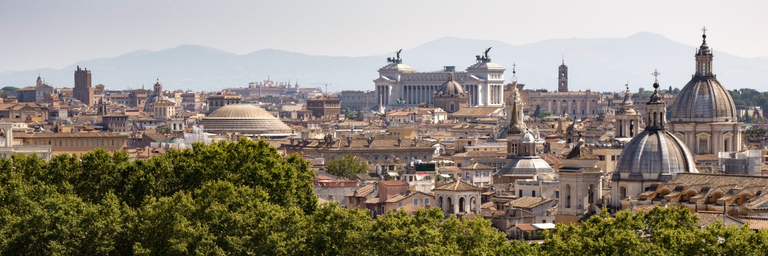 Een uitzicht op de tijdloze skyline van Rome