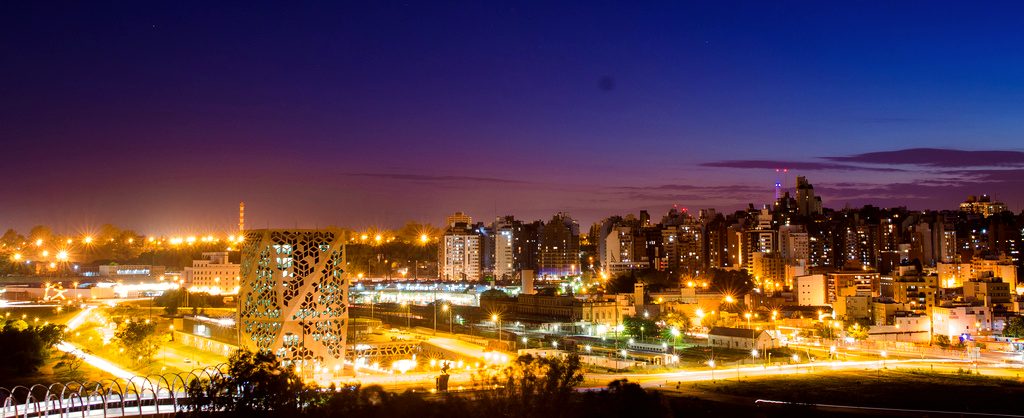 Een blik op de moderne skyline van Córdoba