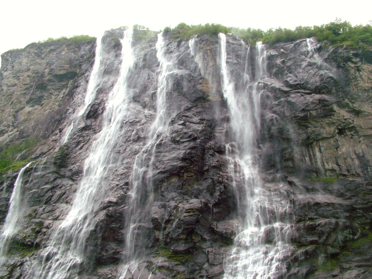 Seven Sisters Waterfall