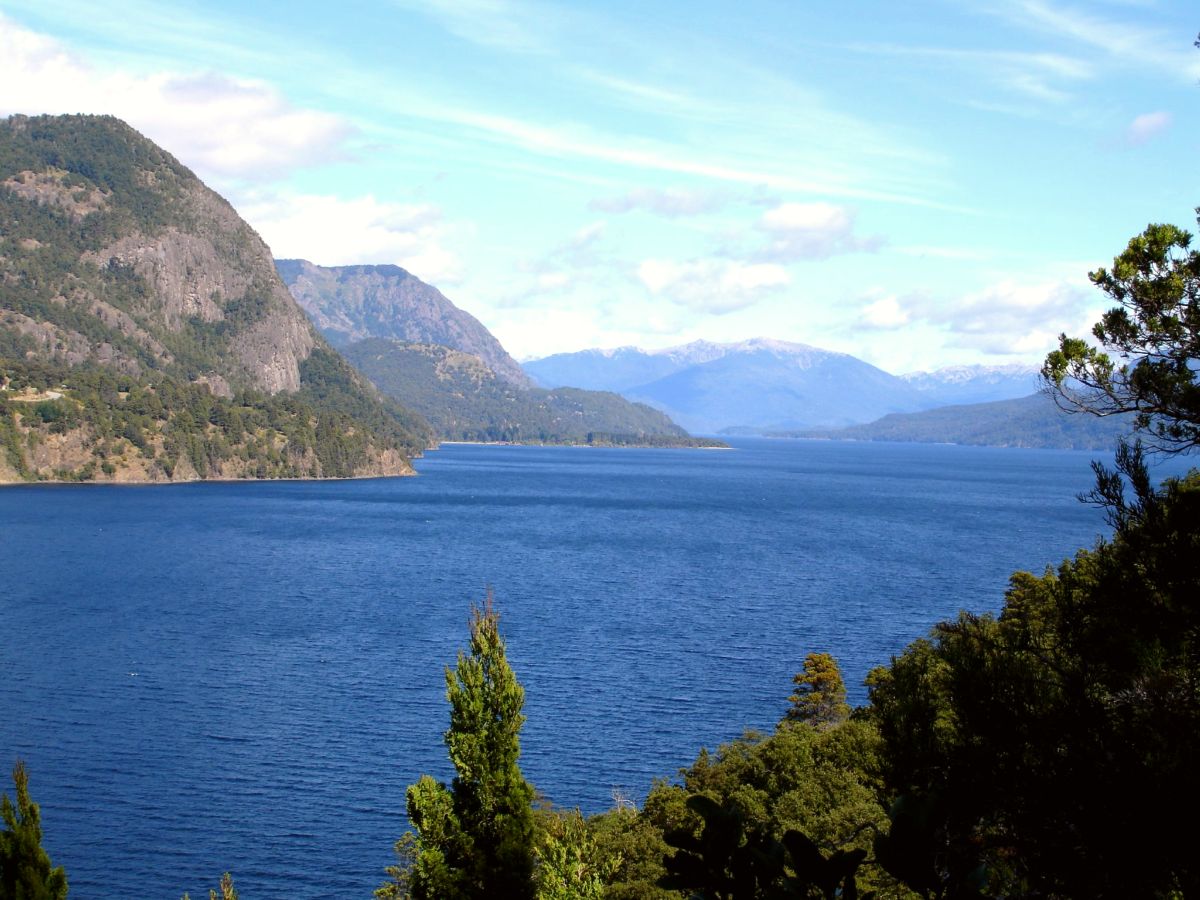 Lake Lácar
