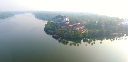 Ashtamudi Lake