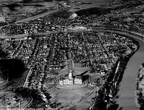 View of Frankfort in 1934, Kentucky State Capitol in the foreground