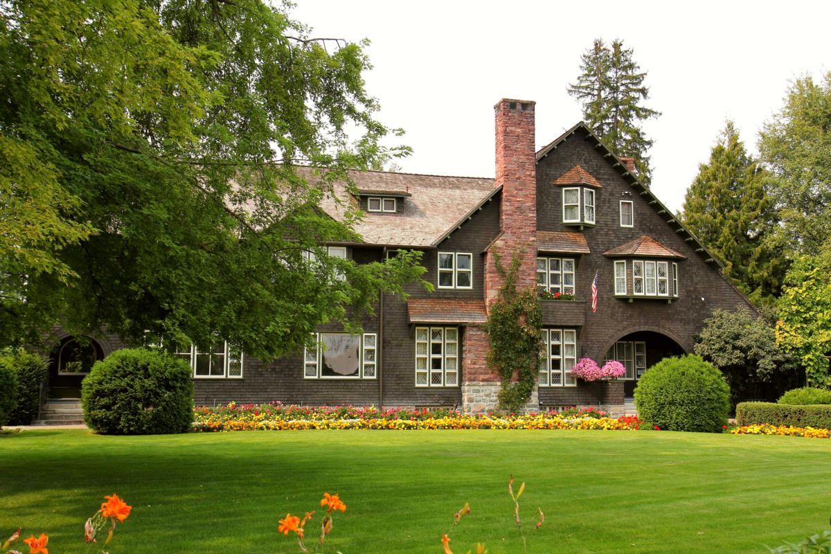 Conrad Mansion